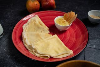 Pfannkuchen mit Apfelkompott